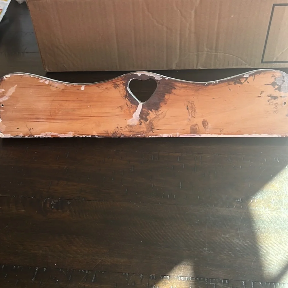 Wall Hanger With 4 Dowels